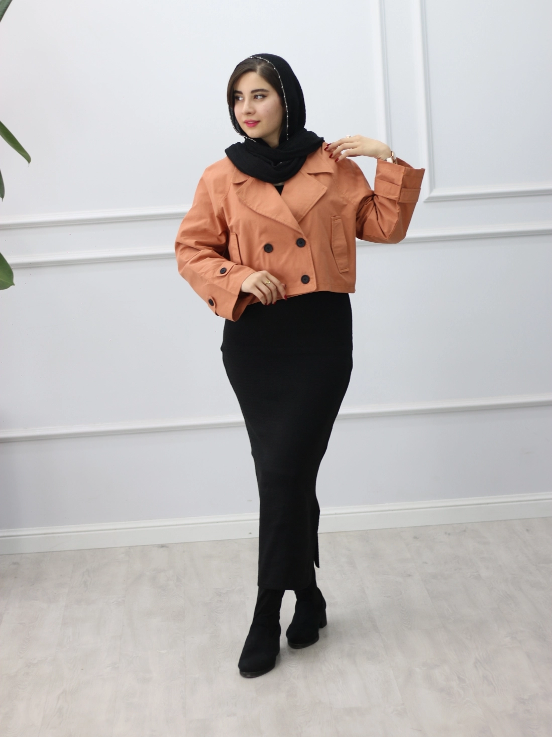 ترنچ کت تیارا
