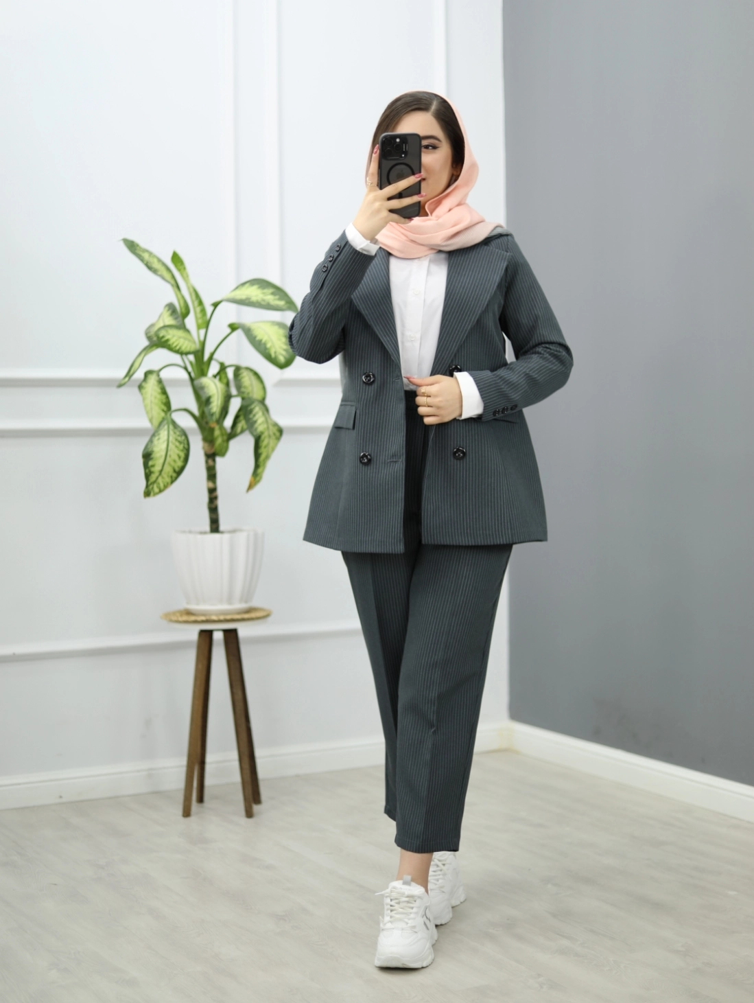 کت وشلوار چیارا