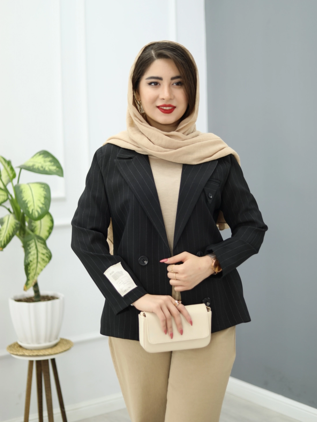 کت دیپلمات پانیا
