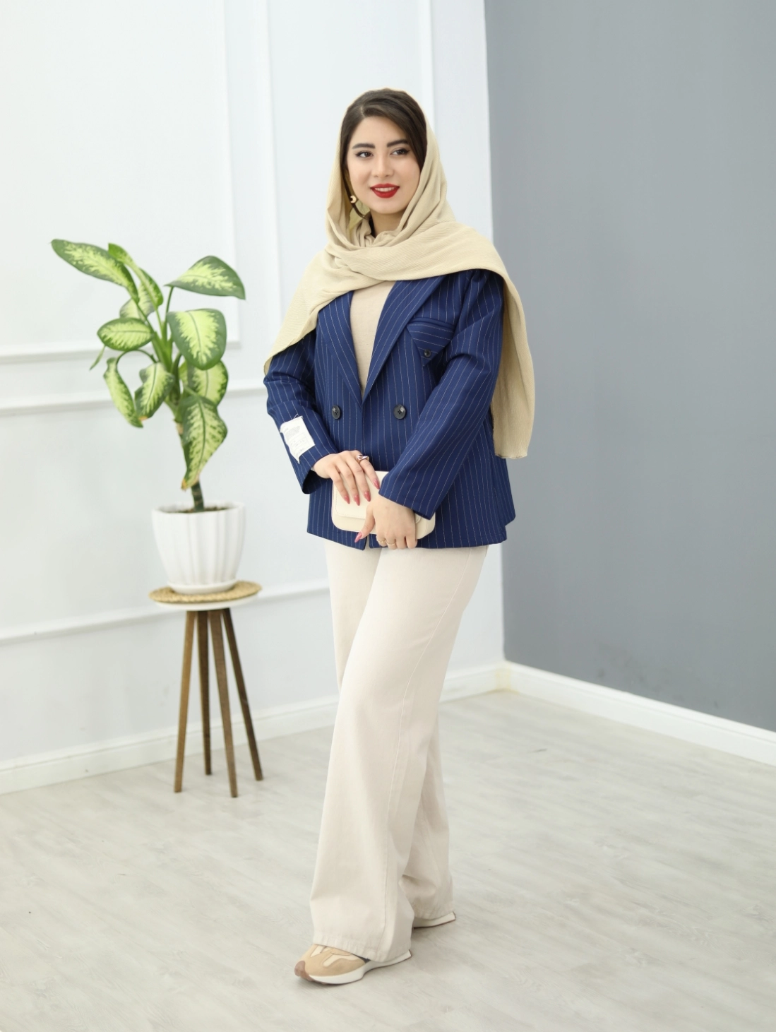 کت دیپلمات پانیا