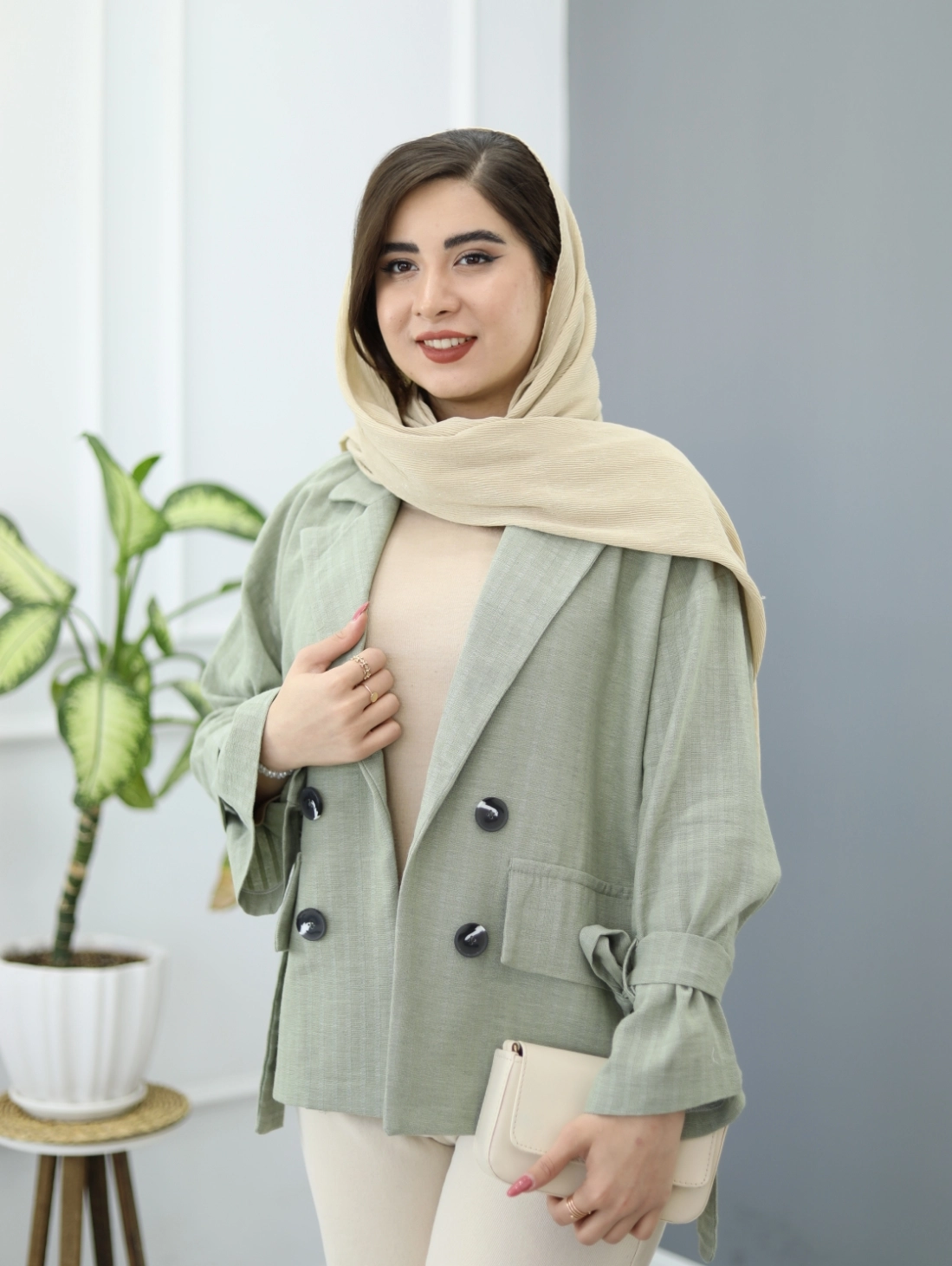 مانتو سرنا
