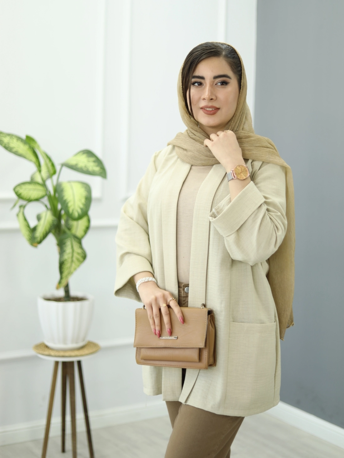 مانتو آناشید